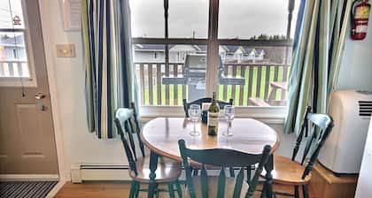 Cavendish Bosom Buddies Cottage Resort