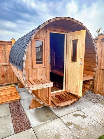 Cavendish Bosom Buddies Cottage Resort