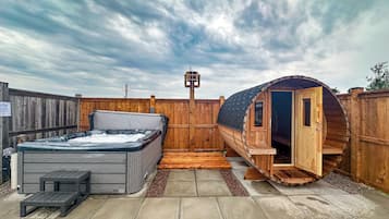 Bain à remous extérieur