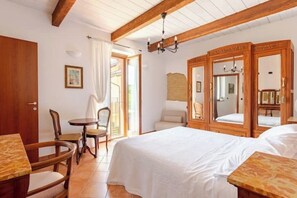 4 bedrooms, iron/ironing board, travel crib, WiFi