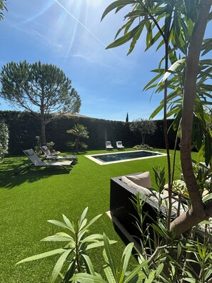 Property grounds - 4 Bedroom Private vacation home in Nice (Nice)