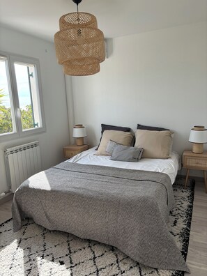4 bedrooms, iron/ironing board, WiFi, bed sheets - 4 Bedroom Private vacation home in Nice (Nice)