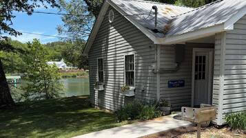 Cottage, 3 Bedrooms, Accessible, Lake View | Terrace/patio