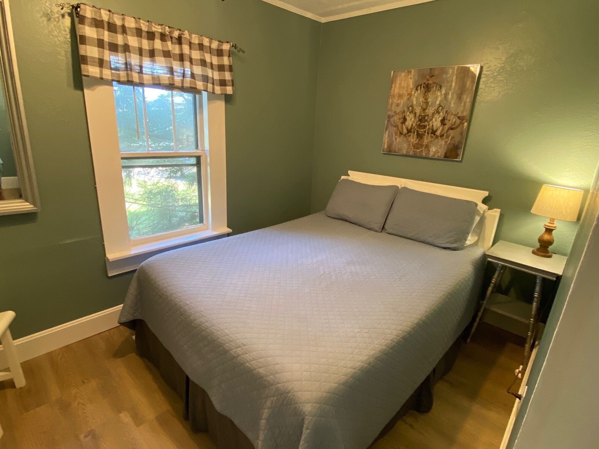Cottage, 3 Bedrooms, Accessible, Lake View | Individually decorated, individually furnished, blackout drapes