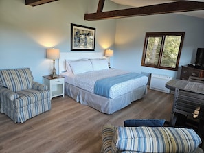 Single Room | Individually decorated, individually furnished, blackout drapes - Boundary Waters Resort & Marina (Hiawassee)