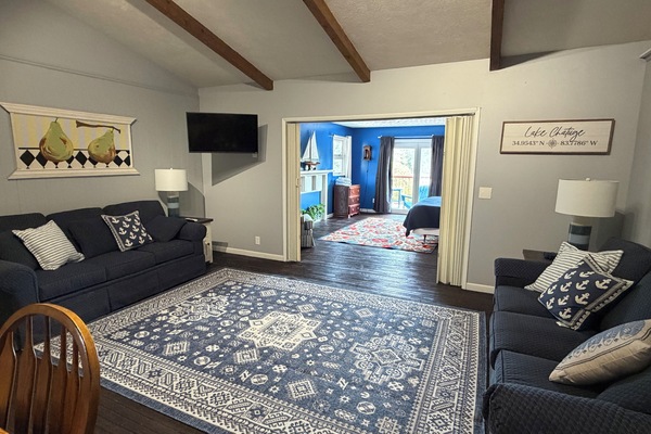 Room, 1 Bedroom, Kitchen, Lake View | Living area | 40-inch Smart TV with satellite channels