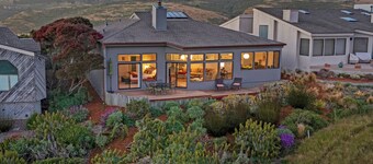 Pacific Flyaway! Ocean View, Fireplace, Golf Course, Walk to Beach