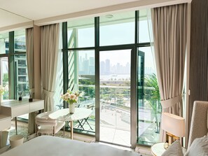 1 slaapkamer, een strijkplank/strijkijzer, wifi, beddengoed