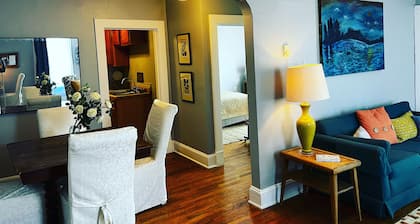 Dreamweaver — 1BR 1BA just two blocks from the downtown walking mall