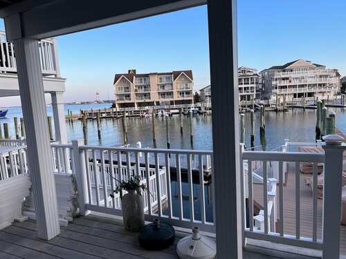  Mermaids  Cove 
Waterfront Townhome Spectacular Views, Views, Views!
