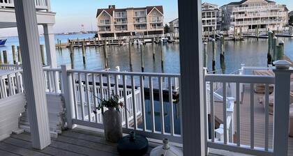 Mermaids Cove
Waterfront Townhome Spectacular Views, Views, Views!