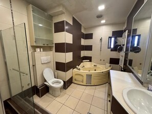 Hair dryer, slippers, towels - Sky Luxury suite 2bdr  living room (Bucharest)