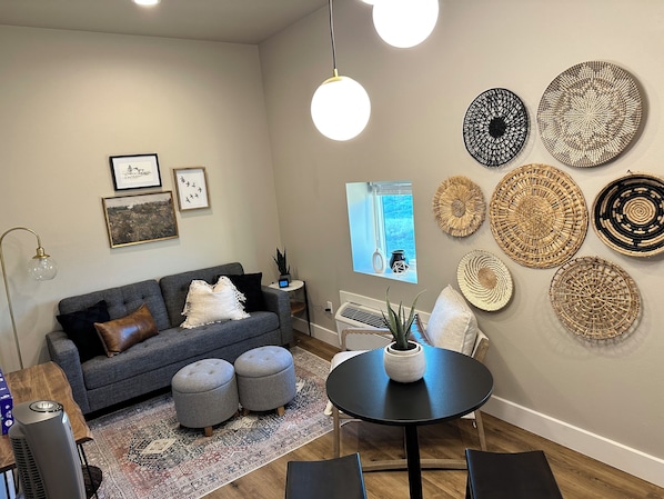 Deluxe Condo | Living area