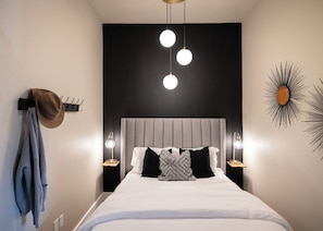 Deluxe Condo | 1 bedroom, individually decorated, individually furnished - Gard Public House Inn & Restaurant (Royal City)