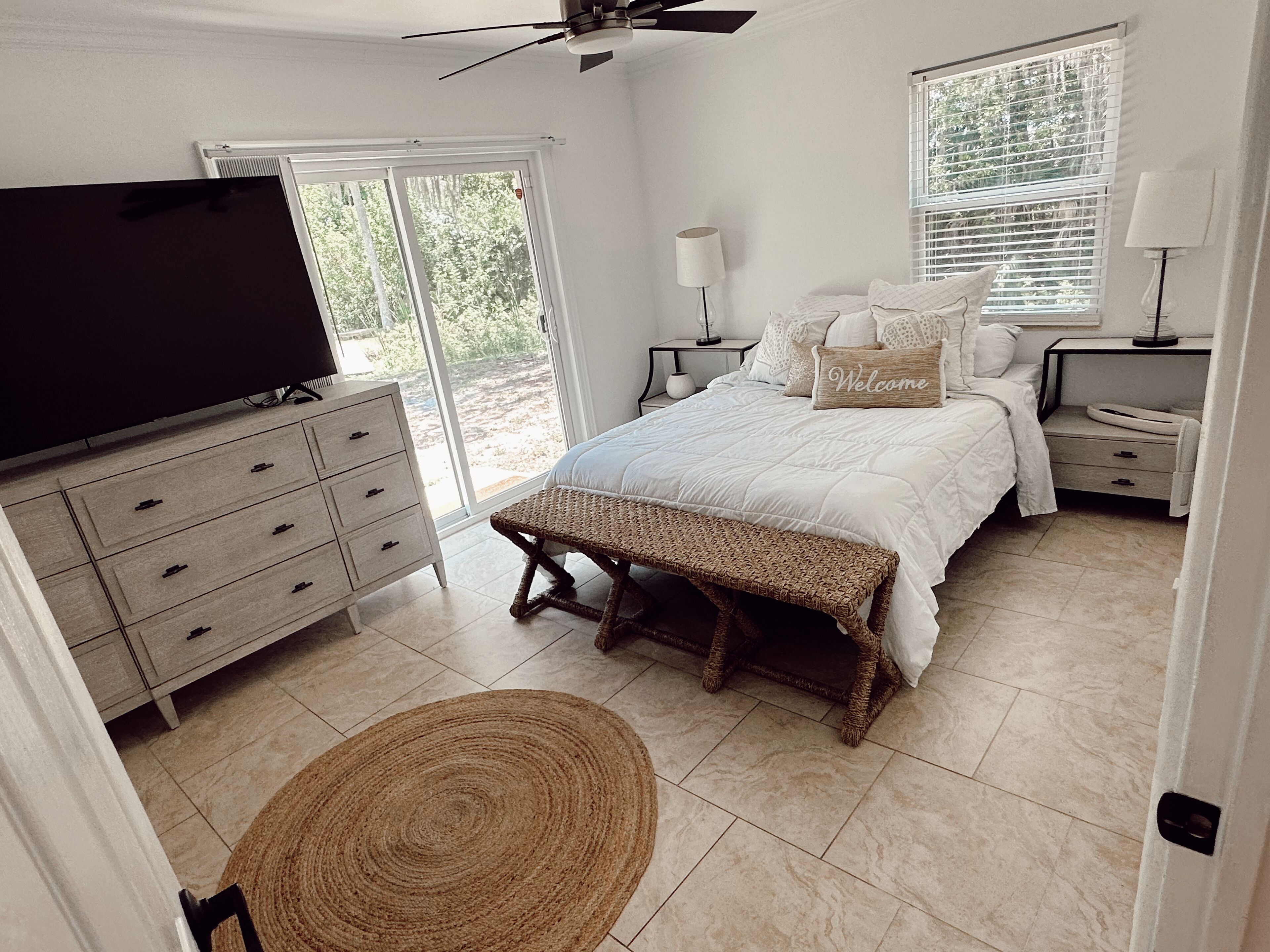 2 habitaciones, tabla de planchar con plancha, wifi y ropa de cama 