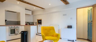 Pass the Keys | Perfectly Located Stylish House w/ Parking