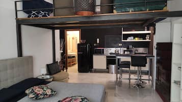 1 camera, una scrivania, ferro/asse da stiro, Wi-Fi gratuito