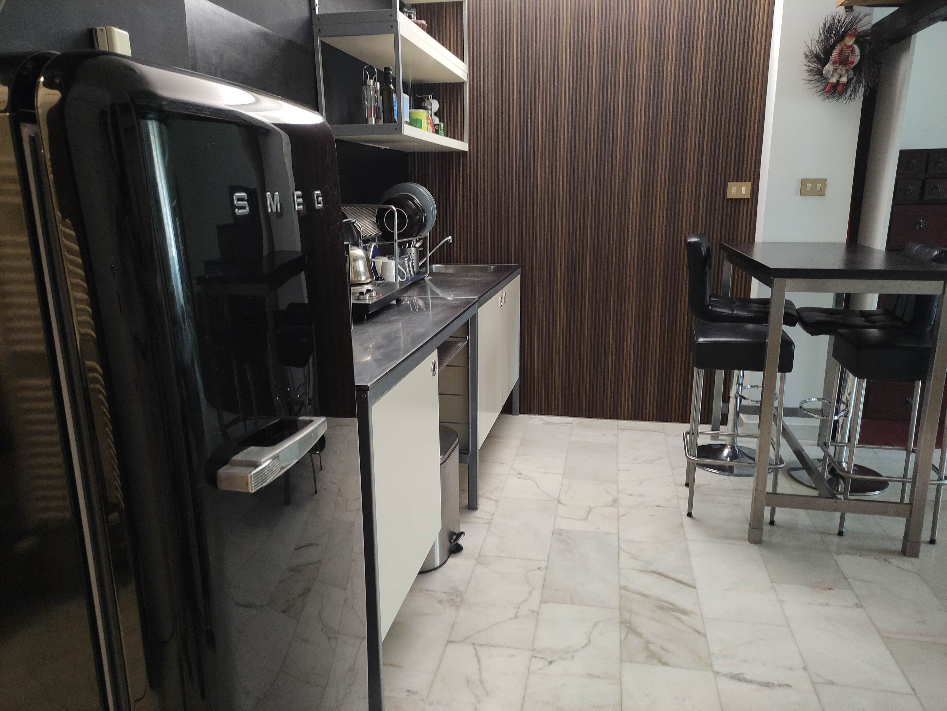 Microonde, forno, piano cottura, pentole/stoviglie/utensili