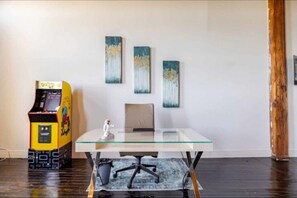 Lobby - Fun Loft with Arcade Games and River Views (Detroit)