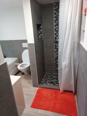Towels, soap, toilet paper - Rustikale Ferienwohnung (Schwerin)