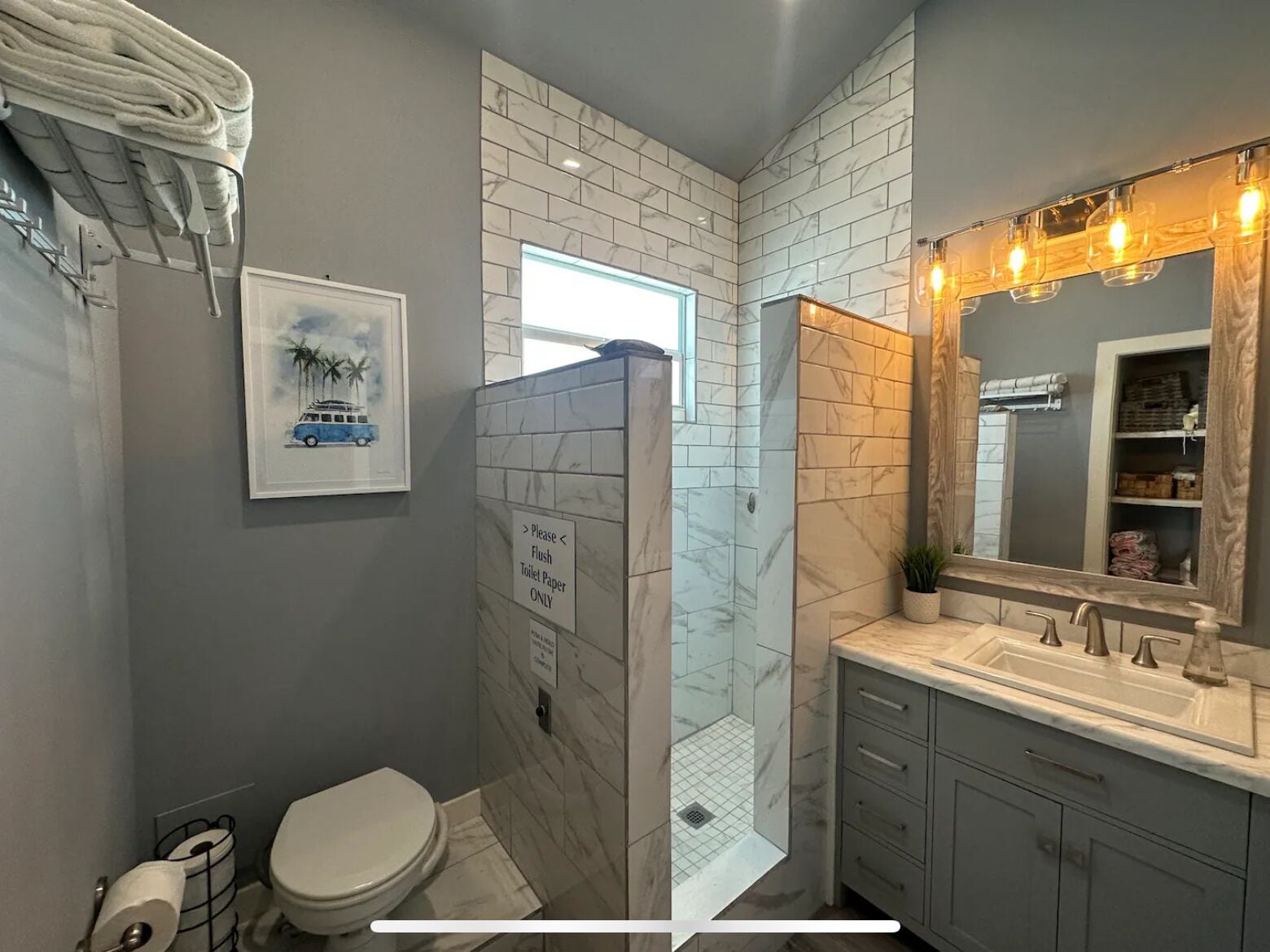 Suihku, pyyhkeet, saippua, sampoo