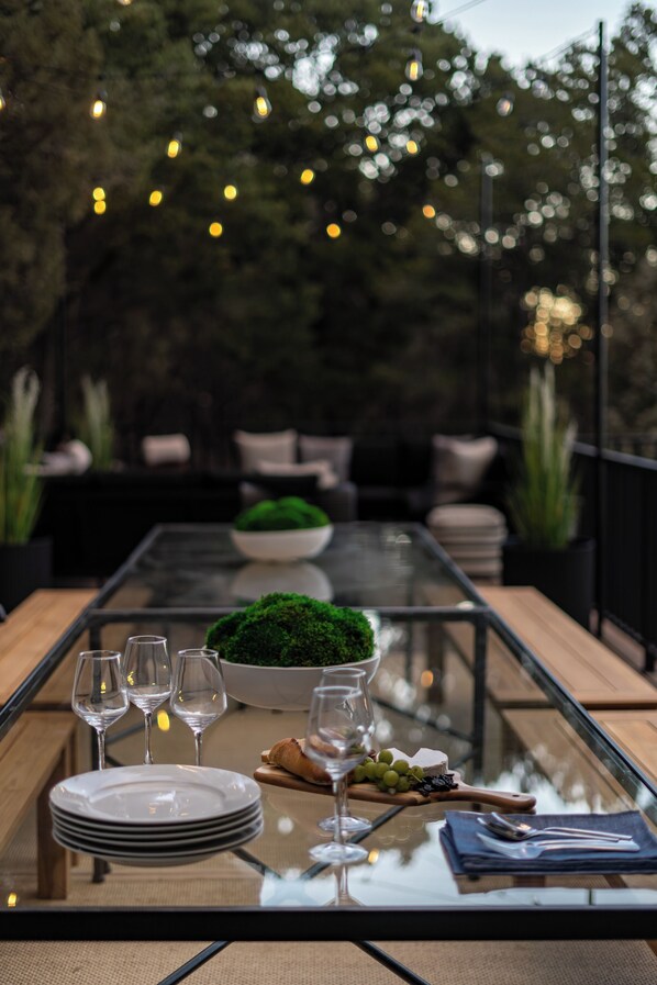 Outdoor dining