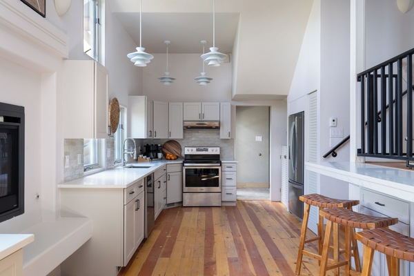 KĂŒhlschrank, Mikrowelle, Ofen, Herdplatte