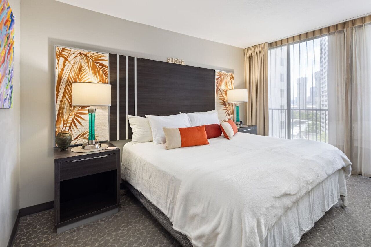 1 makuuhuone, työpöytä, silitysrauta/-lauta, vauvan matkasänky