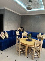 Presidential Apartment, 2 Bedrooms, Terrace, Mountain View | Living area