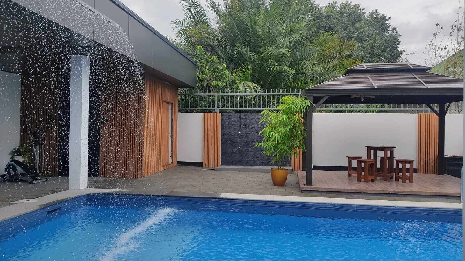 屋外プール