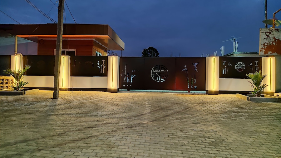 ANIRA Hotel & Suites