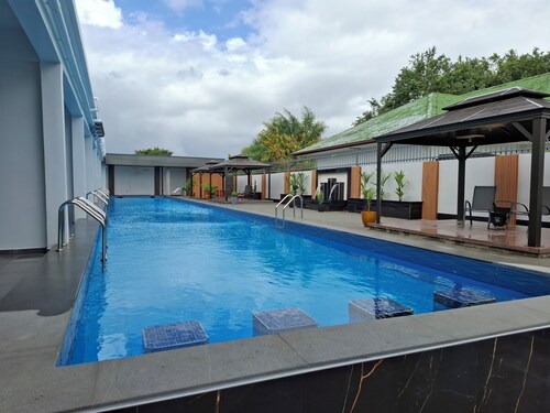 ANIRA Hotel & Suites