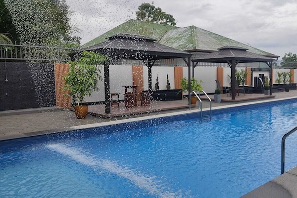 Piscine extérieure