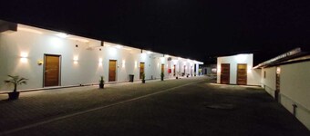 ANIRA Hotel & Suites