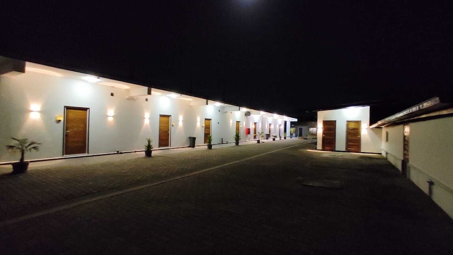ANIRA Hotel & Suites