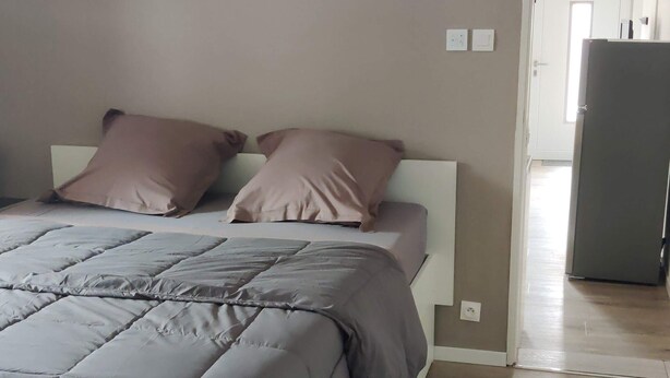 1 soverom, skrivebord, strykejern/-brett og wi-fi (inkludert)