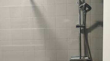 Bruser, hårtørrer, Sæbe