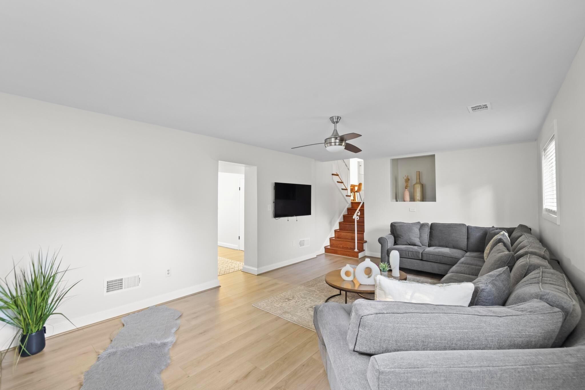 Smart TV, fireplace, offices