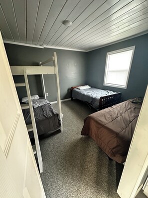 2 bedrooms, bed sheets