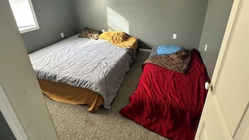 2 habitaciones y ropa de cama