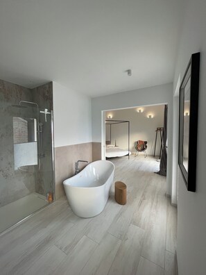 Shower, hair dryer, bidet, towels - Spectacular views of UNESCO Castles, Langhe valley, French, Italian & Swiss alps (Costigliole di Asti)