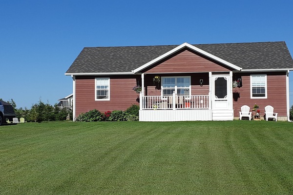Enjoy comfort in private suite in our house just minutes from Blooming Pt Beach.