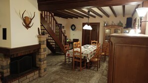 Dining - Spacious house in the heart of the Vosges perfect for peace and relaxation. (Vecoux)