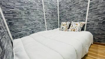 1 bedroom, WiFi, bed sheets