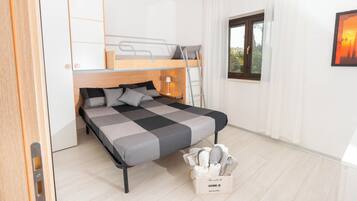 Bügeleisen/Bügelbrett, WLAN, Bettwäsche