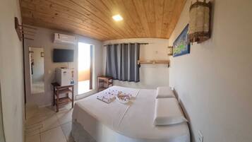 Habitación superior | Cortinas blackout, wifi gratis y ropa de cama