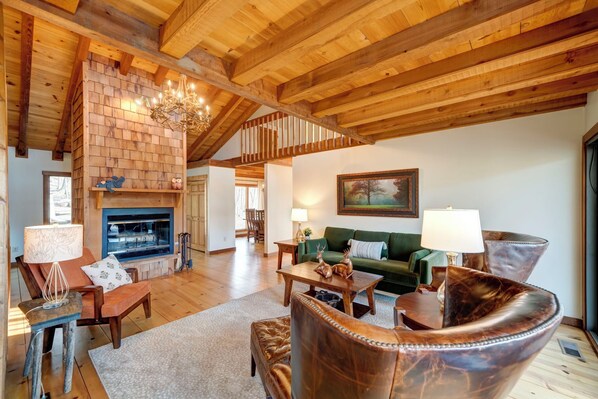 Smart TV, fireplace, table football