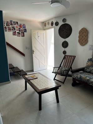 智能电视、乒乓球