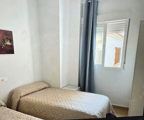 2 chambres, fer et planche Ă repasser, Wi-Fi, draps fournis