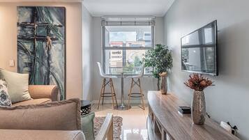 Luxury Apartment, 1 Double Bed, Non Smoking, City View | Hypo-allergenic bedding, individually decorated, individually furnished